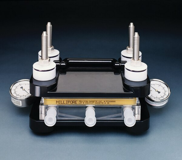 PORTA-CASSETTE MILLIPORE TIPO PELLICON DE ACRÍLICO CON RETENIDO ESTÁNDAR